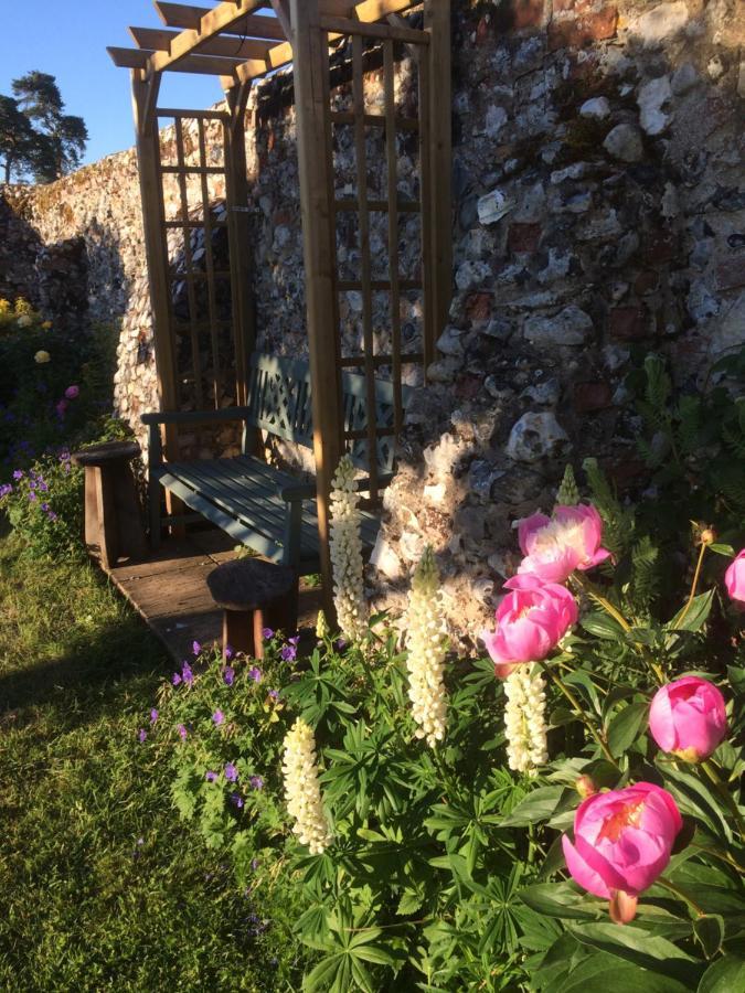 Dairy Cottage Cockley Cley ภายนอก รูปภาพ